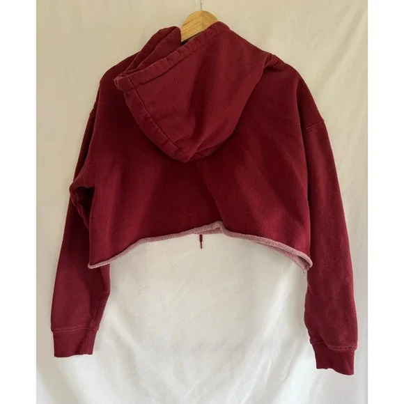 Wild Fable Burgundy New York Graphic Cropped Hoodie Sweatshirt Large Raw Hem - Picture 2 of 5